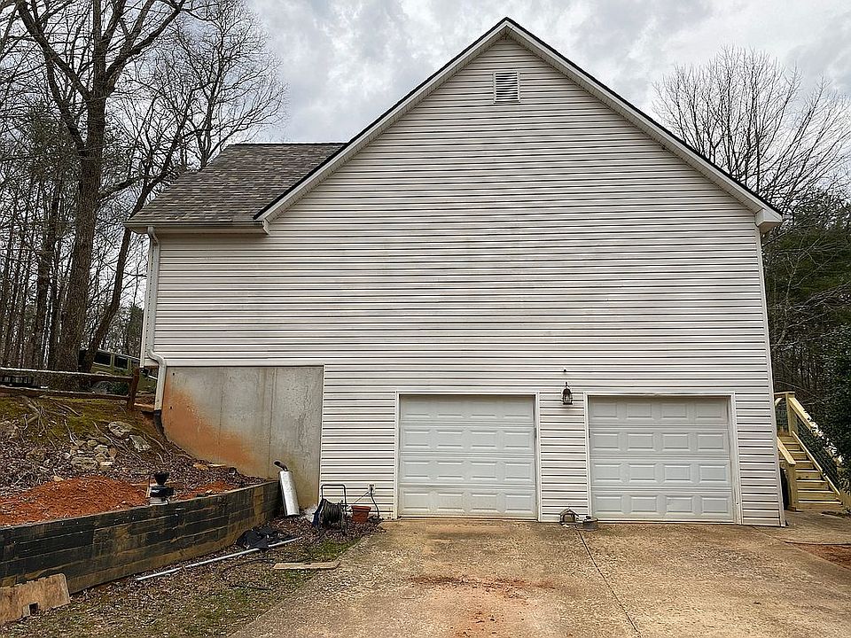 2nd image of 68 Ross Ln
