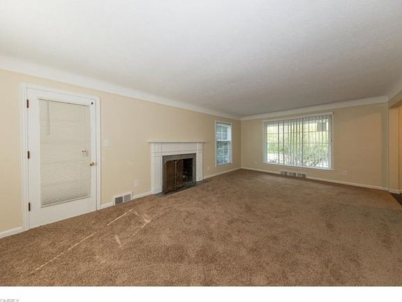 4th image of 1836 E 225th St