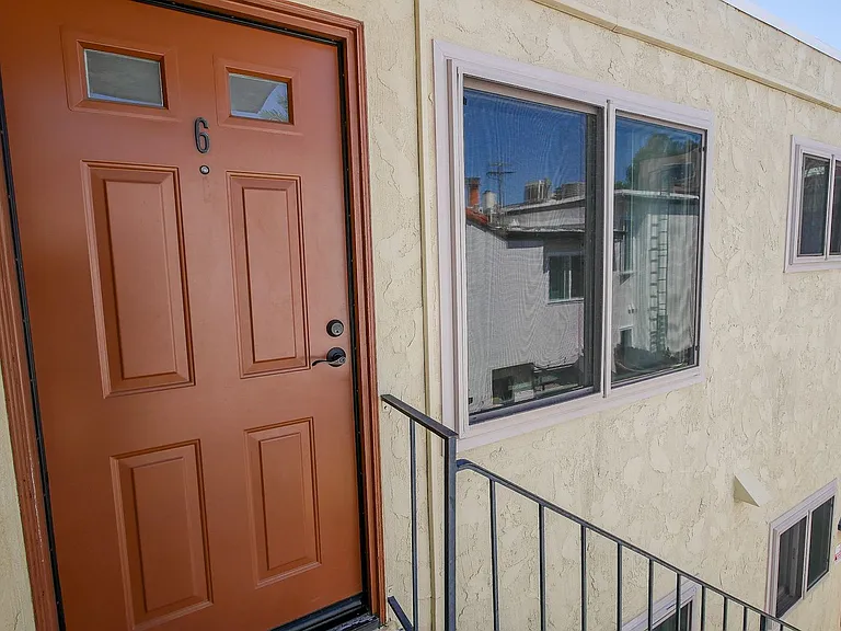 4345 Rialto St — Photo 8