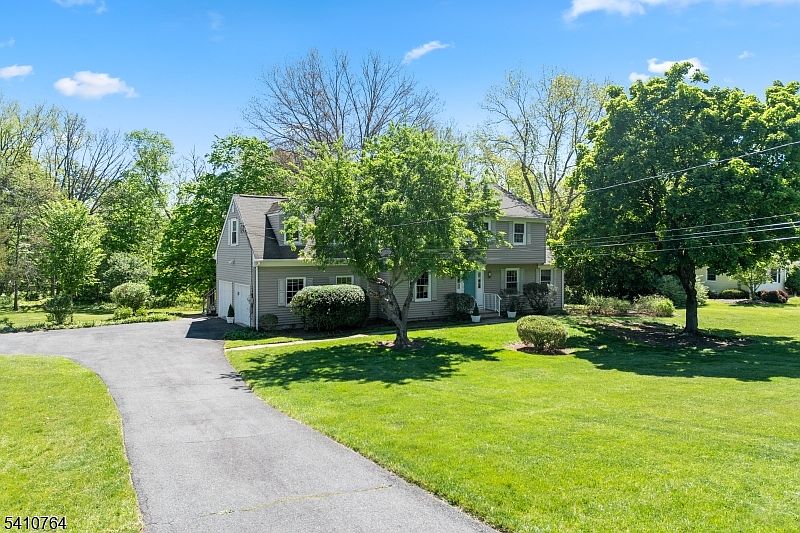 1st image of 11 Whippoorwill Way