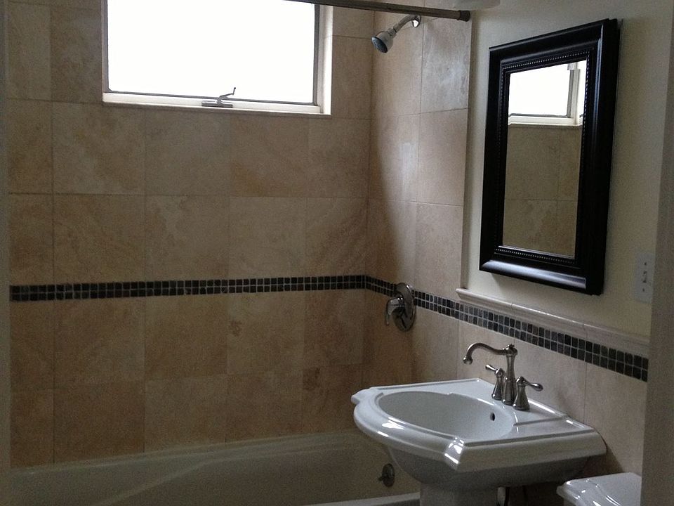 2nd image of 114 Hillside Rd #1