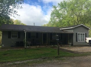 81 Station Camp Rd, Le Roy, WV 25252
