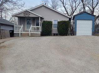 722 N Dakota Ave, Holton, KS 66436