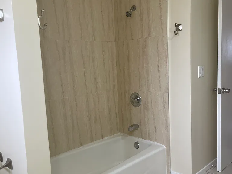 N Electric Ave — Photo 10