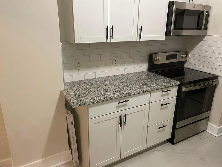 287 E Woodrow Ave — Photo 5
