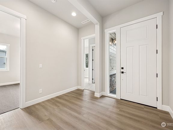 3rd image of 10323 132nd Avenue NE #08