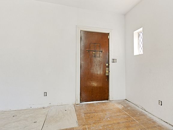 4th image of 1815 W MAGNOLIA AVE