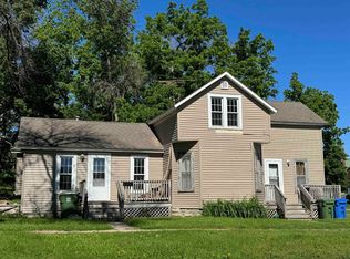 407 Cedar St, Charles City, IA 50616