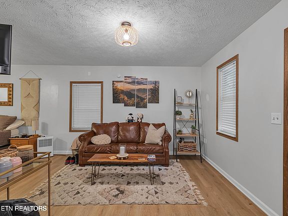 4th image of 2036 Ridge Rd #2