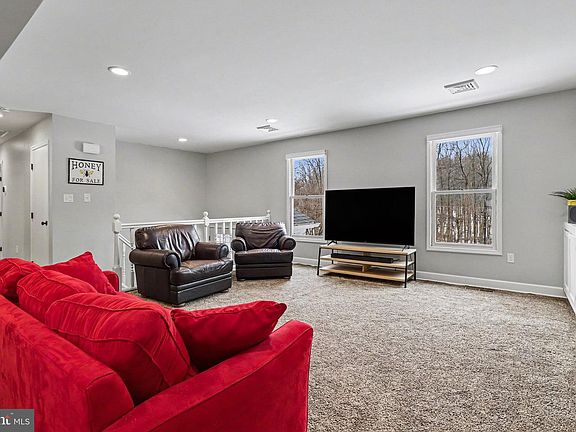 5th image of 2156 Miller Rd