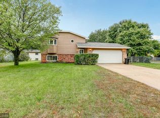 8015 Fairfield Cir, Minneapolis, MN 55444