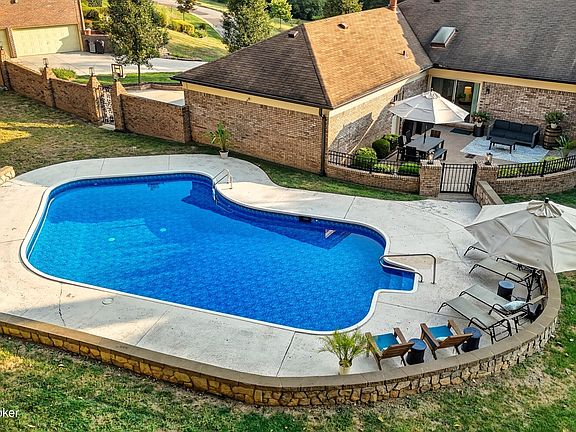 2nd image of 2408 Phoenix Hill Dr