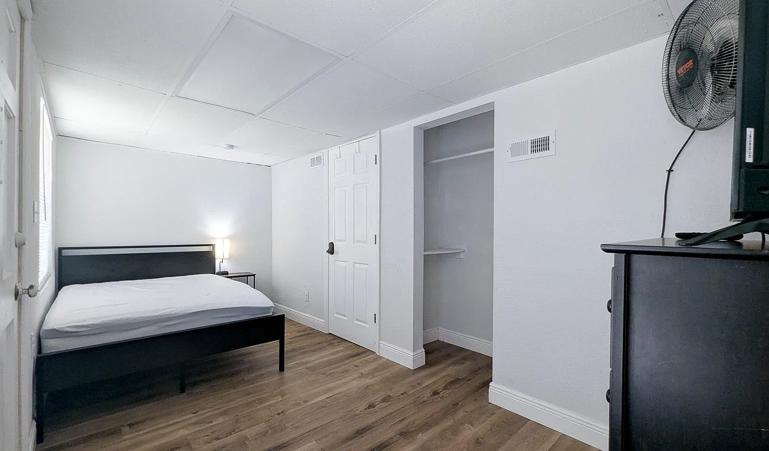 4 bed, 2.0 bath, 1682 sqft, $841 — Photo 1