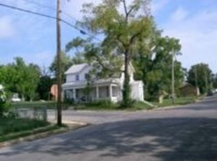 201 W 3rd St, Willow Springs, MO 65793