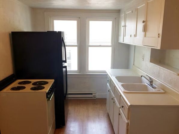 518 W Edwards St #4