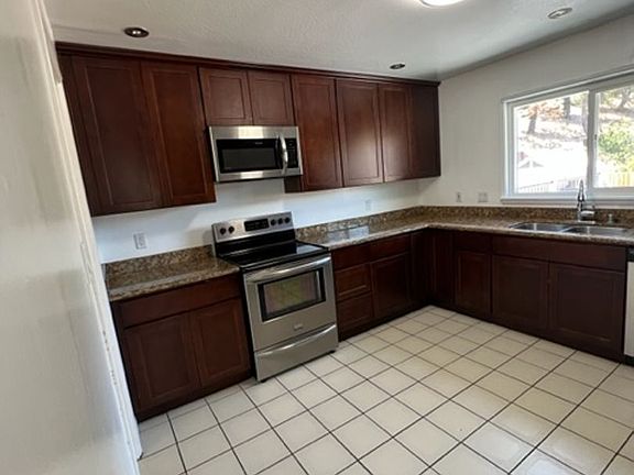 3rd image of 4951 Malcolm Ave
