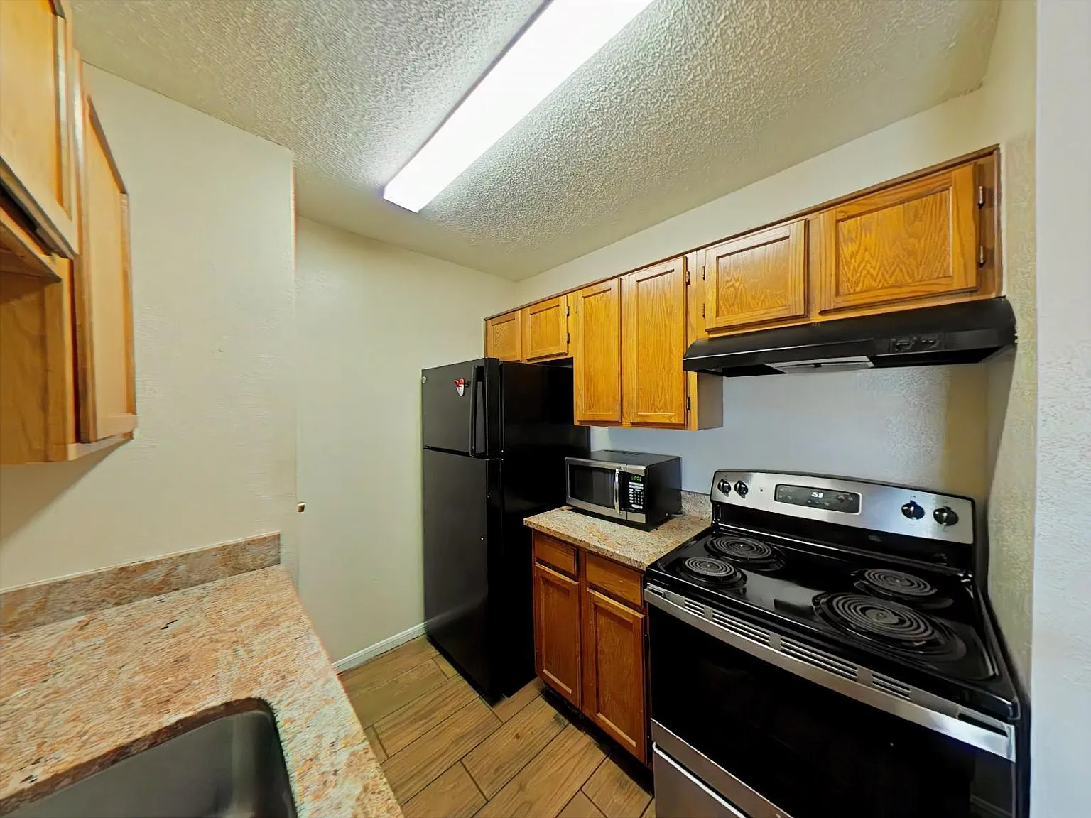 1 bed, 1.0 bath, 651 sqft, $1,000 — Photo 4