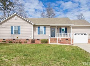425 Barn View Ct, Fuquay Varina, NC 27526