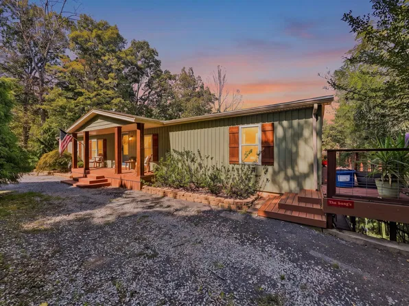 111 Deerhill Rd, Goodview, VA 24095