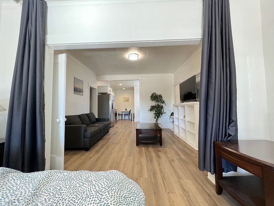 1st image of 601 W 41st St #601