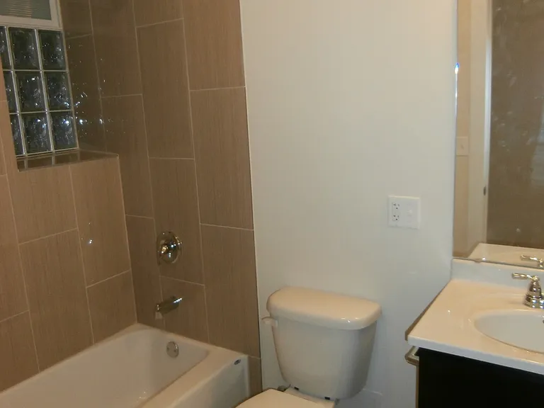 5400 N Winthrop Ave #2 — Photo 1