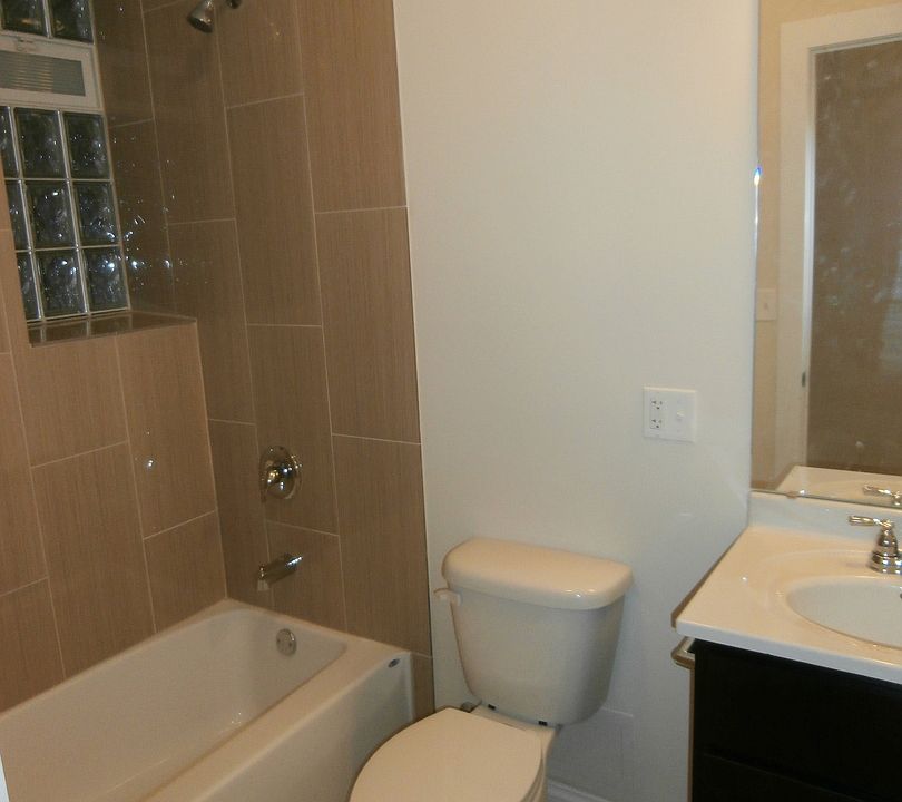 1st image of 5400 N Winthrop Ave APT 2