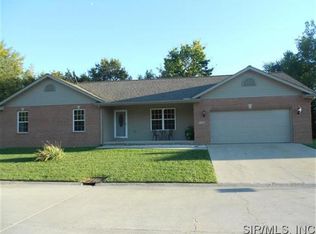 1404 Villa Verde Dr, Greenville, IL 62246