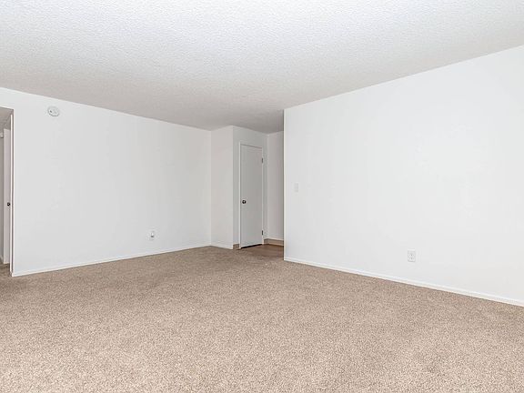 5th image of 3508 S 180th St #D-02