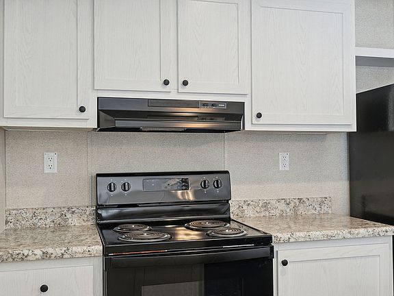 4th image of 156 Cardinal Ln #156