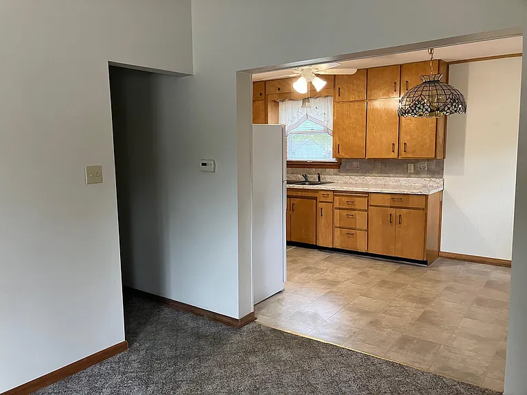 729 Laurel St — Photo 2