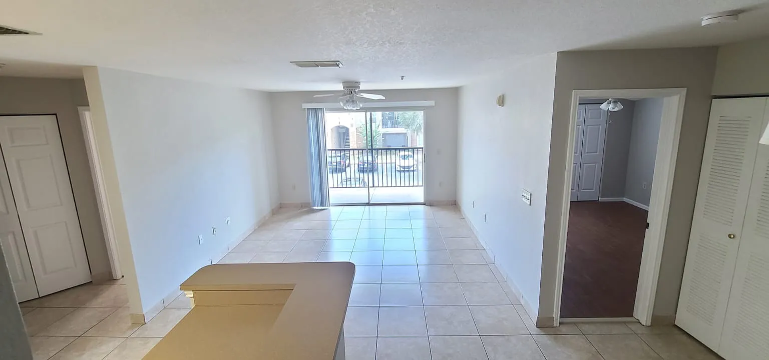 3 bed, 1162 sqft, $1,950 — Photo 3