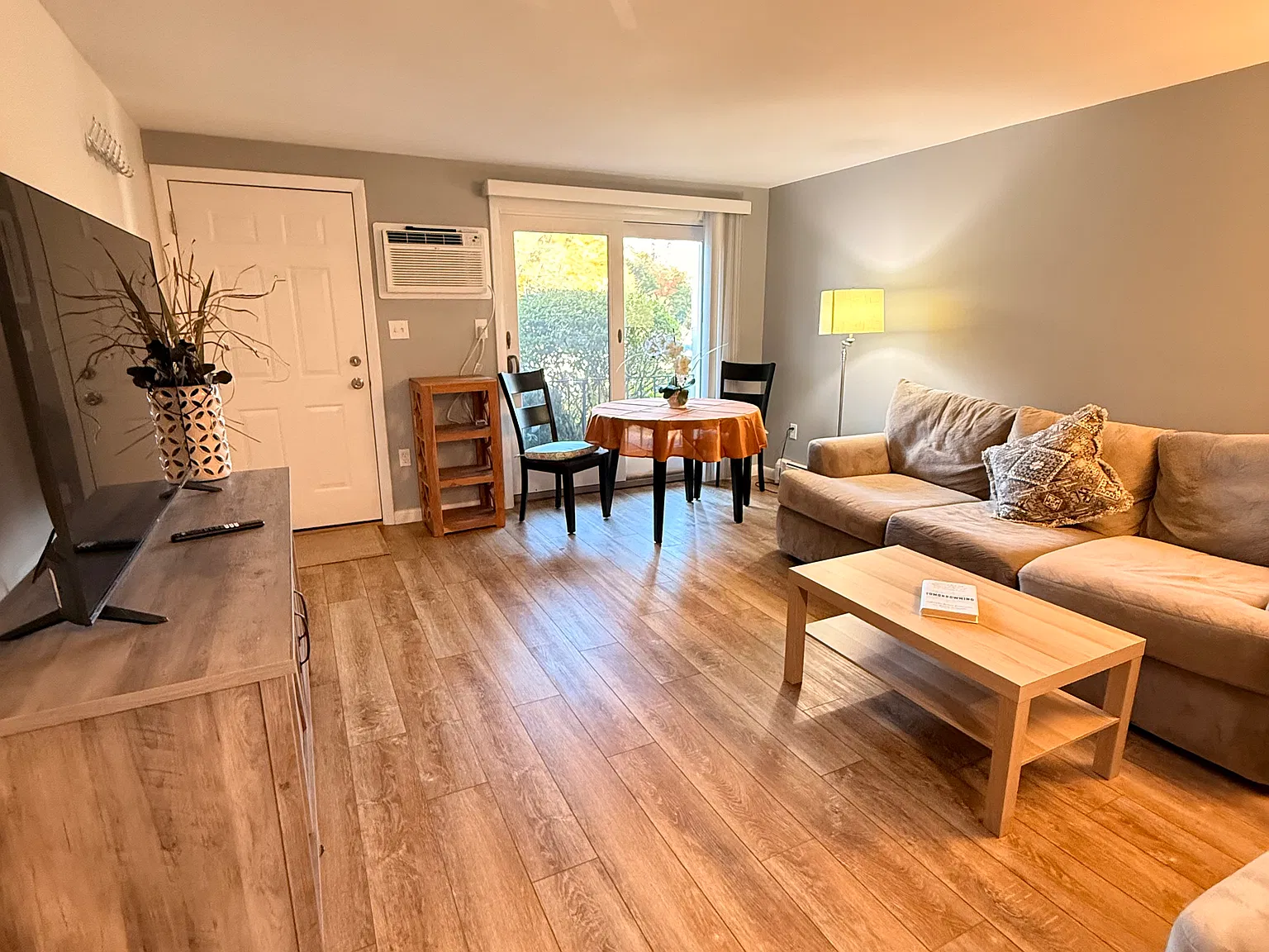 1 bed, 532 sqft, $2,300 — Photo 2