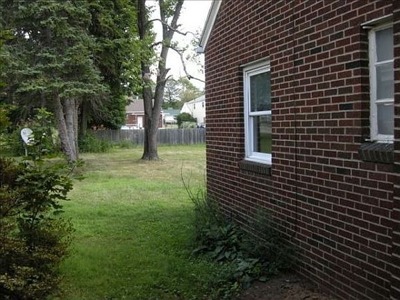 3rd image of 871 S Schenley Ave