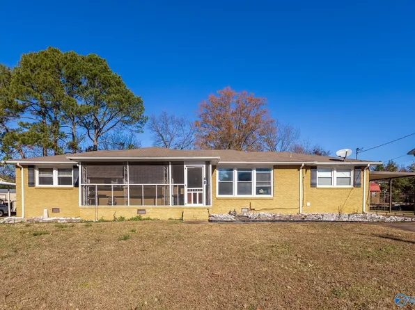 304 Meadowbrook Dr SE, Huntsville, AL 35803