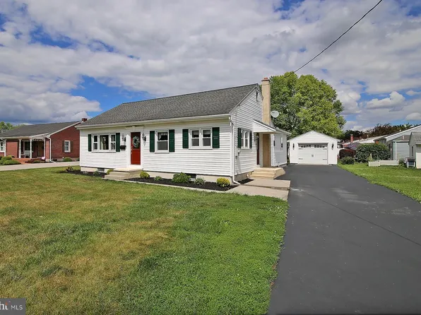 124 S Spruce St, Annville, PA 17003