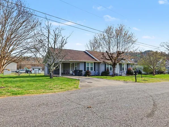 67 Lowell St, Murphy, NC 28906