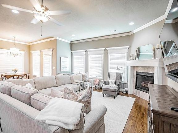4th image of 6309 S 58th St