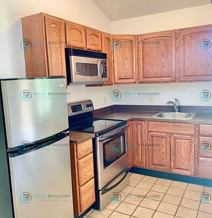 2700 Plumas St #311