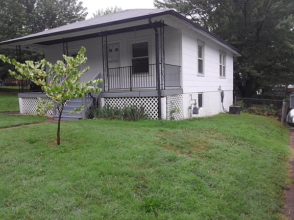 2nd image of 2928 Endicott Ave