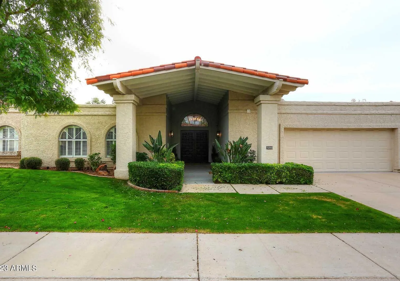3 bed, 2.5 bath, 2586 sqft, $7,500 — Photo 2