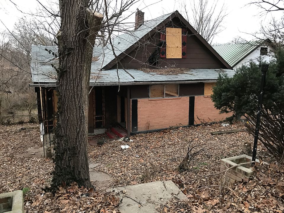 1st image of 119 S Harvey Ave