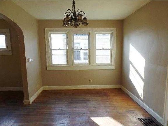 3rd image of 1026 N Euclid Ave