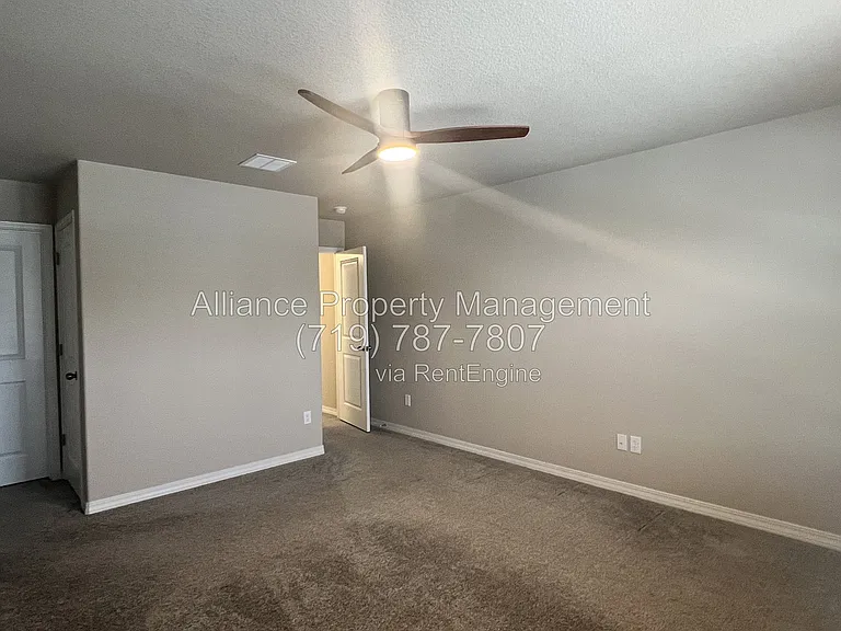 7851 Lathrop Vw — Photo 20