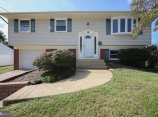 46 Walnut Dr, Burlington, NJ 08016
