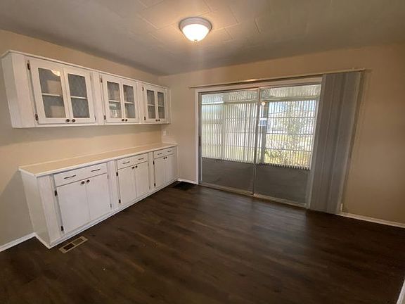 3rd image of 410 50th Avenue Dr W #111