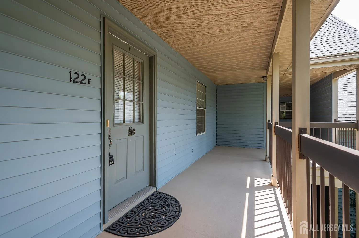2 bed, 1.5 bath, 961 sqft, $2,000 — Photo 1