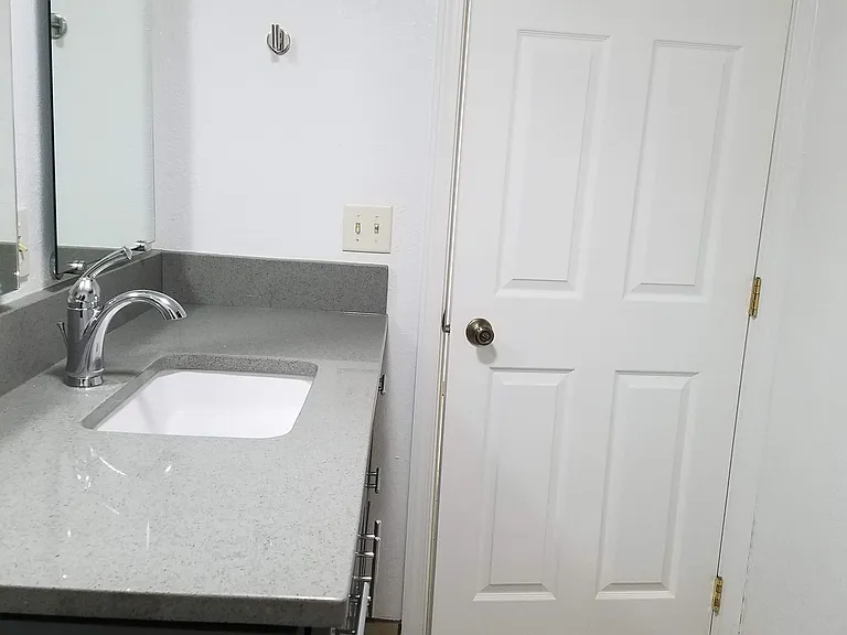 402 S Pearl St #2 — Photo 5