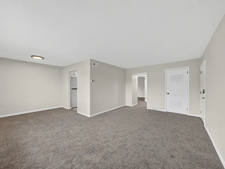 4578 E 131st St #5 — Photo 8