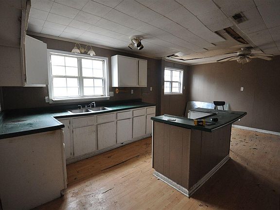 5th image of 127 Tearose Dr