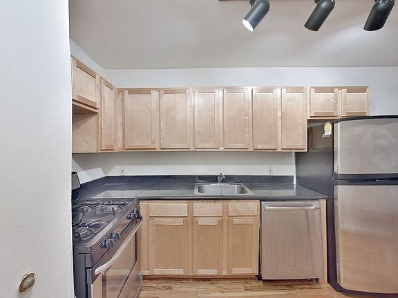 4th image of 300 E 3rd St APT 2